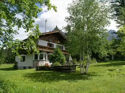 Charmantes Einfamilienhaus mit großem Garten in Sonnenlage