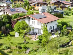 ADNET | SOLO AM GRÜNLAND