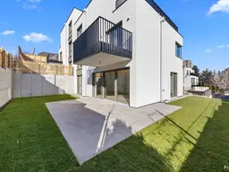 ERSTBEZUG! MODERNE DOPPELHAUSHÄLFTE IN PERCHTHOLDSDORF