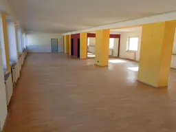 Helle Büroräumlichkeiten - ca. 200m in Hollabrunn!