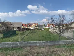 Ebenerdiges Grundstück kommt in Bockfließ zum Verkauf