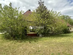 Grundstück mit sanierungsbedürftigem Haus in Groißenbrunn