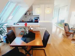 Im Herzen von Fürstenfeld, sehr ruhig gelegen! Wunderschöne, helle Zwei-Zimmer-Eigentumswohnung mit Loggia, zwei französischen Balkonen, Carport und Kellerabteil, Lift!
