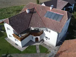 260qm Wohnfläche! Großflächiges Zweifamilienhaus in absoluter Ruhelage