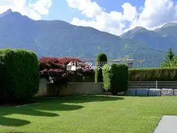 Gartenwohnung mit erstklassiger Architektur in bester Stadtlage - sehr großer Garten, ausgezeichnete Parksituation