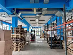 Attraktives (Gewerbe-)Lager mit Lastenlift, Büro und Parkplätze (EG, 513qm)