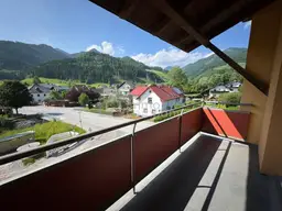 2-Zimmer-Wohnung mit Balkon und Grünblick