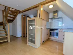 Großzügige 4-Zimmer-Dachgeschoß-Wohnung in zentraler Lage - inkl. TG-Stellplatz und Gemeinschaftsgarten!
