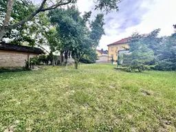 Traumhaftes Einfamilienhaus in Lassee: 9 Zimmer, Garten, Balkon und mehr!