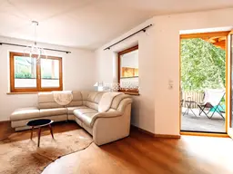 WOHNEN AM SEE - Absolute Rarität in unmittelbarer Seenähe mit Bergblick - 5 Zimmer Erdgeschoßwohnung mit großzügigen Räumlichkeiten