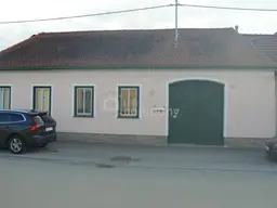 Einfamilienhaus in Großkadolz: Sanierungsbedürftig, 110m² für nur 72.000€!