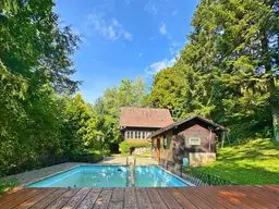 Renovierungsbedürftiges Landhaus mit Pool , Grundfläche 1.594 m² Renovierung und Schönheitsreparaturen sind erforderlich, dennoch sofort beziehbar!