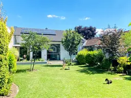 Modernes, komfortables Einfamilienhaus nur 20 Autominuten von Wien entfernt. Mit energieeffizienter Ausstattung in Ruhelage – großer Garten – Pferdehaltung – Kinderparadies