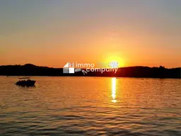 Traumhafter Bungalow in einmaliger Attersee-Lage. Attersee Ort: 155m² Luxus mit Garten und Terrasse!