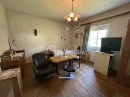 Sanierungsbedürftiges Einfamilienhaus mit 730 m² Grundstück in Kaisersberg