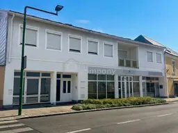 Stadthaus mit zwei Wohneinheiten und riesigem Geschäftslokal im Zentrum von Guntramsdorf