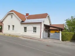 Einfamilienhaus mit Pool, Sauna und viel Stauraum