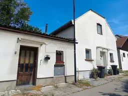 PREISKNALLER ZUM JAHRESENDE: Charmantes Landhaus mit zwei großen Gewölbekellern - nur 75.000 €!