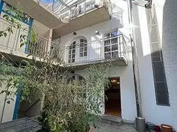 * Wunderschöne 2 Zimmer Wohnung im Herzen der Stadt  2er WG geeignet *
