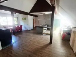 200m² tolle DG Wohnung + 40m² Dachterrasse mit Sonnenschutzdach in absoluter Ruhelage