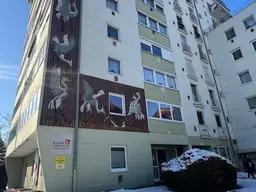 Attraktive Büro/Ordination in Linz: 142m², 4 Zimmer, 9 Stellplätze