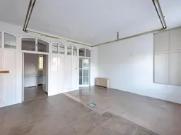 Kleines Büro/Geschäft an der Stadteinfahrt