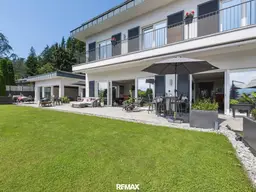 Großzügige moderne Liegenschaft in idyllischer und ruhiger Lage
