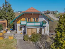 Einziehen und wohlfühlen – Massiv gebautes Einfamilienhaus mit Garten