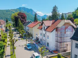 Wohnung für die Familie mit großem Eigengarten!