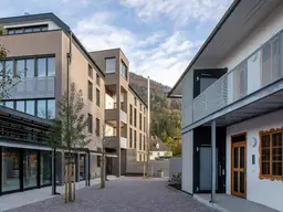 TOLLES AMBIENTE - PRAXIS - BÜRO - KANZLEI - im vollständig renoviertem - historischen Gebäude !
