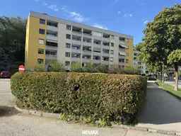 4 Zi- Eckwohnung im Hochparterre