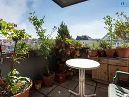 NEUER PREIS: PERFEKTER BLICK ÜBER WIEN - GEMÜTLICHE 6 ZIMMER DACHGESCHOSSWOHNUNG AUF ZWEI EBENEN mit schöner DACHTERRASSE