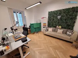 BÜRO MIT GARTEN UND ERFOLGSFLAIR