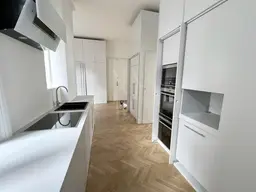 Hochwertig sanierte (klimatisierte!) Altbauwohnung