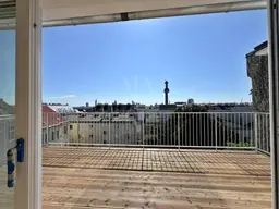 ERSTBEZUG! helle, klimatisierte Dachgeschoßwohnung mit großer Terrasse