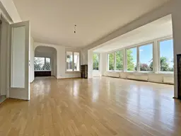 UMFANGREICHE RENOVIERUNGEN - FERTIGSTELLUNG ENDE DEZEMBER - SCHÖNES EINFAMILIENHAUS MIT POOL, TOLLER BLICK, GARAGE &amp; GARTEN