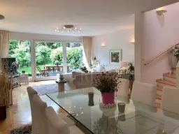 schönes Reihenhaus mit Terrassen &amp; Garten in Toplage