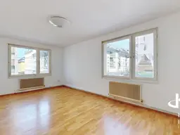 Sehr helle 2-Zimmer-Wohnung, getrennt begehbar!