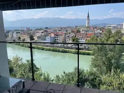 Renovierte Dreizimmerwohnung mit Draublick!