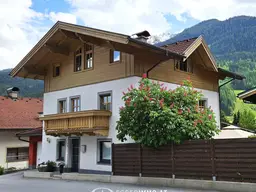 5741 Neukirchen: sehr gepflegtes, geräumiges Zweifamilienhaus mit viel Potential in Zentrumsnähe ! Garage, Carport !