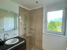 Dachgeschoss mit top Aussicht und perfekter Infrastruktur