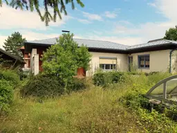 E B R E I C H S D O R F Sanierungsbedürftiger 5 Zimmer Bungalow in ruhiger Siedlungslage