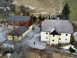 Großes Wohnhaus/Bauernhaus, denkmalgeschützter Troadkasten, traumhafter Bergblick-Weitblick!