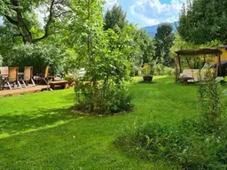 Anleger aufgepasst! Wohnhaus mit 5 Wohnungen, südseitiger Terrasse, Balkon, 2 große Gartengrundstücke u. 5 Garagen