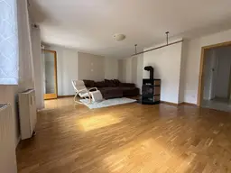 4 Zimmer Eigentumswohnung (ca. 113 m²) mit Wintergarten und Carport, Zweitwohnsitz!