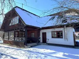 Wohnhaus mit Wintergarten in herrlich ruhiger Lage mit stilvollem Wintergarten!