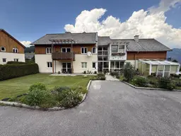 Zweitwohnsitzfähige 4 Zimmer Eigentumswohnung mit südseitigem Balkon und Garage