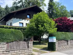 Großes Wohnhaus mit gemütlicher Bauernstube, offenem Kamin, Kachelofen, Garage und süd-westseitiger Terrasse