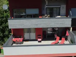 Erfolgreich touristisch vermieten! Haus mit 3 Appartements mit südseitiger Terrasse und südseitigem Balkon