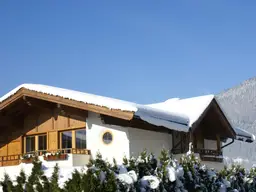 Haus im Tiroler Landhausstil in ruhiger und sonniger Lage